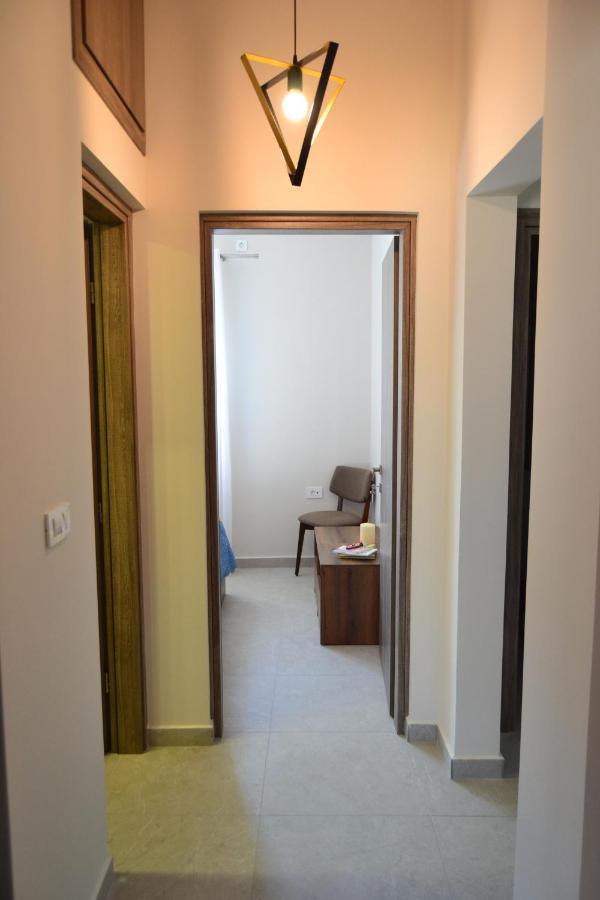 Apartament Niaros' House *