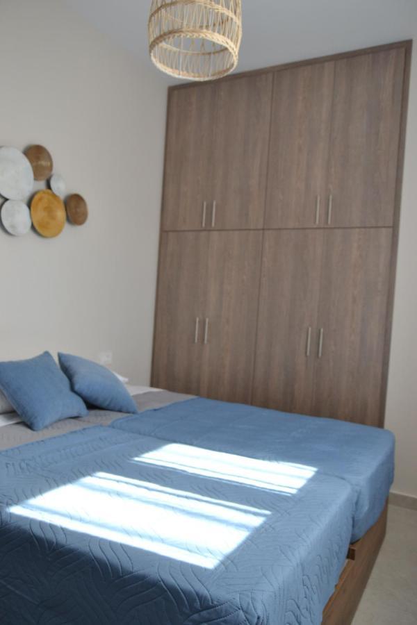 Niaros' House